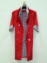 Пробам брендовый плащ Burberry.