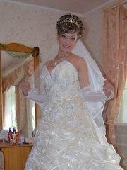 Продам обворожительное свадебное платье,  цвета брызги шампанского