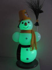 Этот снеговичок принесет радость детям и украсит Ваш дворик