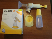 Молокоотсос фирмы Medela Manual Breast Pump (Швейцария)