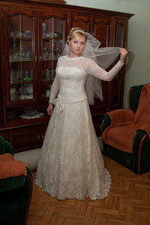 Продам очень изысканное свадебное платье