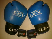 Продам боксерские перчатки ЛЕВ 12 oz с бинтами за 140 грн. новые. 