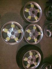 диски MOMO 4x100 R15
