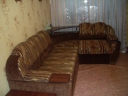 Продам угловой диван с дополнительной тумбой для белья.