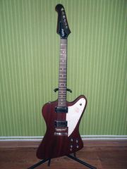 Продаю гитару EPIPHONE FIREBIRD + чехол ROCKBAG RB20620B
