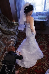 продам дешево белое свадебное платье фасон рыбка