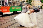Продам шикарное свадебное платье цвета айвори