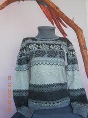 Женский свитер 
