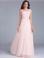 Нежно-розовое платье в пол