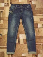 Продам стильные,  удобные джинсы б/у