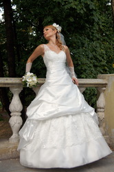 Продам эксклюзивное,  очень красивое свадебное платье ручной работы